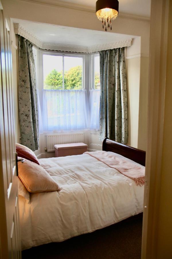 Mostyn Villa Free Private Parking 兰迪德诺 外观 照片