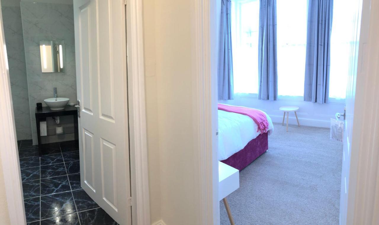 Mostyn Villa Free Private Parking 兰迪德诺 外观 照片
