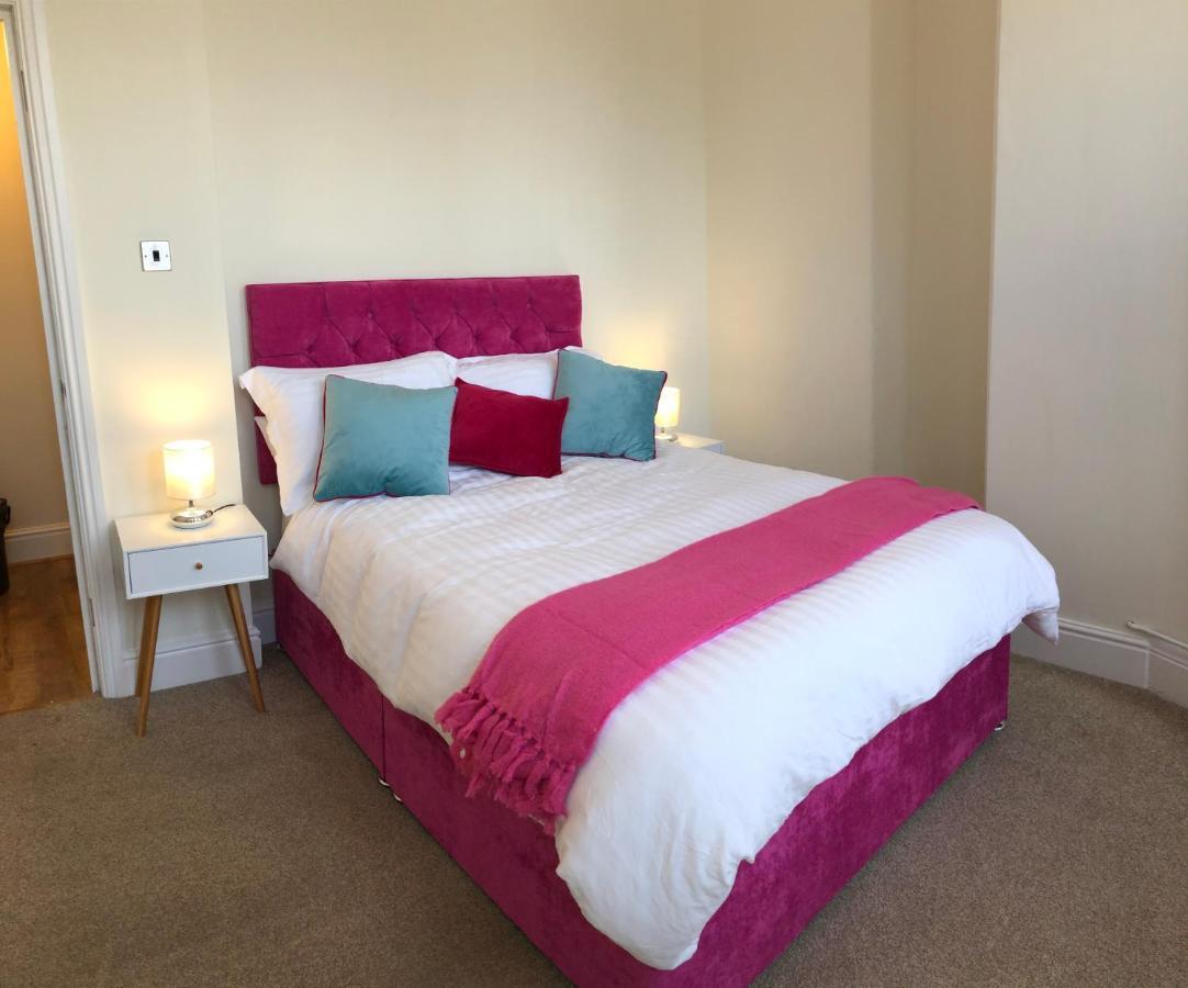 Mostyn Villa Free Private Parking 兰迪德诺 外观 照片